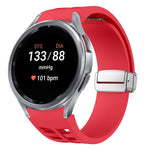 Richard Magnetisches faltbares silbernes Schnallen-Silikon-Uhrenarmband, für Sansung Galaxy Watch 5 Pro 45mm, für Samsung Galaxy Watch 7 40 / 44mm, für Samsung Galaxy Watch 6 Classic 43 / 47mm