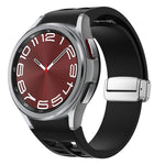 Richard Magnetisches faltbares silbernes Schnallen-Silikon-Uhrenarmband, für Sansung Galaxy Watch 5 Pro 45mm, für Samsung Galaxy Watch 7 40 / 44mm, für Samsung Galaxy Watch 6 Classic 43 / 47mm