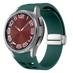 Richard Magnetisches faltbares silbernes Schnallen-Silikon-Uhrenarmband, für Sansung Galaxy Watch 5 Pro 45mm, für Samsung Galaxy Watch 7 40 / 44mm, für Samsung Galaxy Watch 6 Classic 43 / 47mm