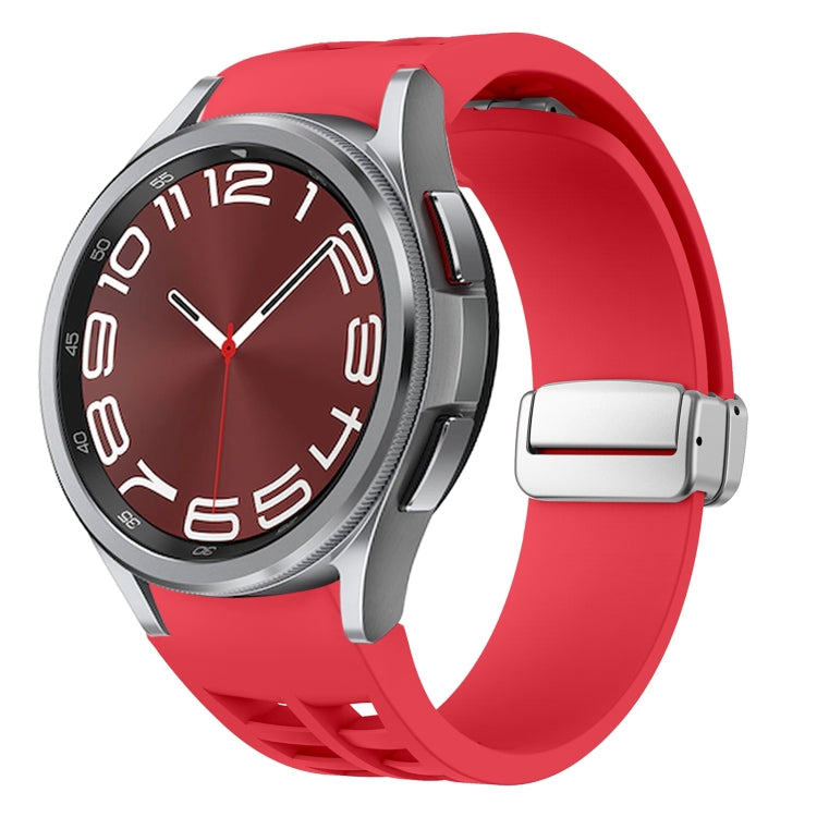 Richard Magnetisches faltbares silbernes Schnallen-Silikon-Uhrenarmband, für Sansung Galaxy Watch 5 Pro 45mm, für Samsung Galaxy Watch 7 40 / 44mm, für Samsung Galaxy Watch 6 Classic 43 / 47mm