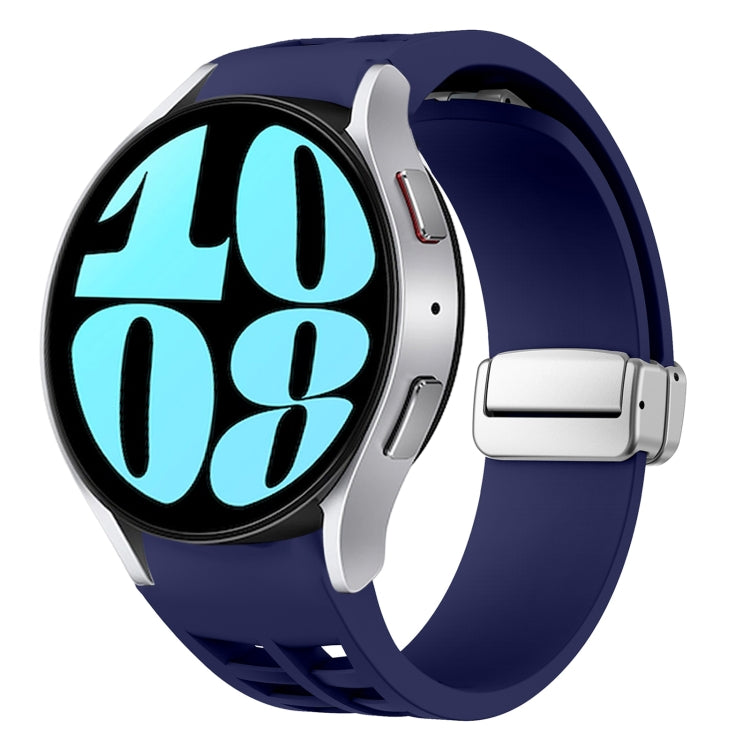 Richard Magnetisches faltbares silbernes Schnallen-Silikon-Uhrenarmband, für Samsung Galaxy Watch 6 40 / 44mm, für Samsung Galaxy Watch 5 40 / 44mm, für Samsung Galaxy Watch 4 40 / 44mm