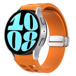 Richard Magnetisches faltbares silbernes Schnallen-Silikon-Uhrenarmband, für Samsung Galaxy Watch 6 40 / 44mm, für Samsung Galaxy Watch 5 40 / 44mm, für Samsung Galaxy Watch 4 40 / 44mm