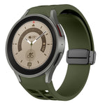Richard magnetisches faltbares schwarzes Schnallensilikon-Uhrenarmband, für Samsung Galaxy Watch 5 40 / 44mm, für Samsung Galaxy Watch 5 Pro 45mm, für Samsung Galaxy Watch 4 40 / 44mm