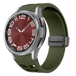 Richard magnetisches faltbares schwarzes Schnallensilikon-Uhrenarmband, für Samsung Galaxy Watch FE 40mm, für Samsung Galaxy Watch 7 40 / 44mm, für Samsung Galaxy Watch 6 Classic 43 / 47mm