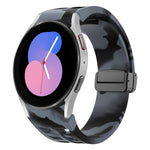Richard magnetisches faltbares schwarzes Schnallensilikon-Uhrenarmband, für Samsung Galaxy Watch 5 40 / 44mm, für Samsung Galaxy Watch 5 Pro 45mm, für Samsung Galaxy Watch 4 40 / 44mm
