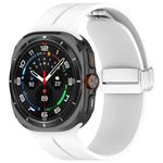Für Samsung Galaxy Watch Ultra 47 mm / Ultra 2025 Groove Magnetisches Faltarmband mit silberner Schnalle aus Silikon