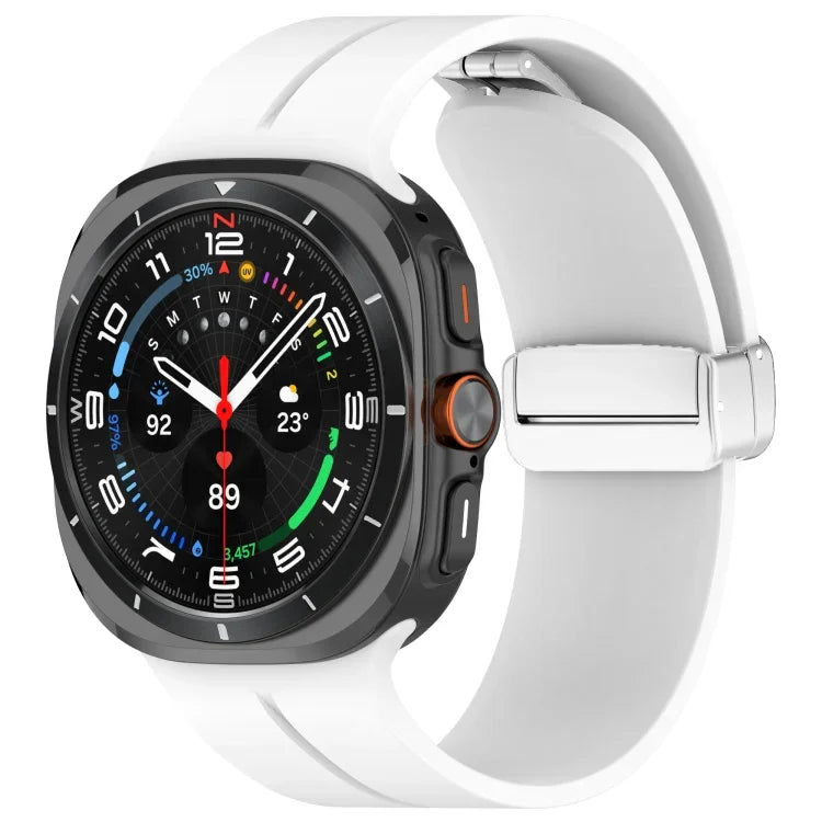 Für Samsung Galaxy Watch Ultra 47 mm / Ultra 2025 Groove Magnetisches Faltarmband mit silberner Schnalle aus Silikon
