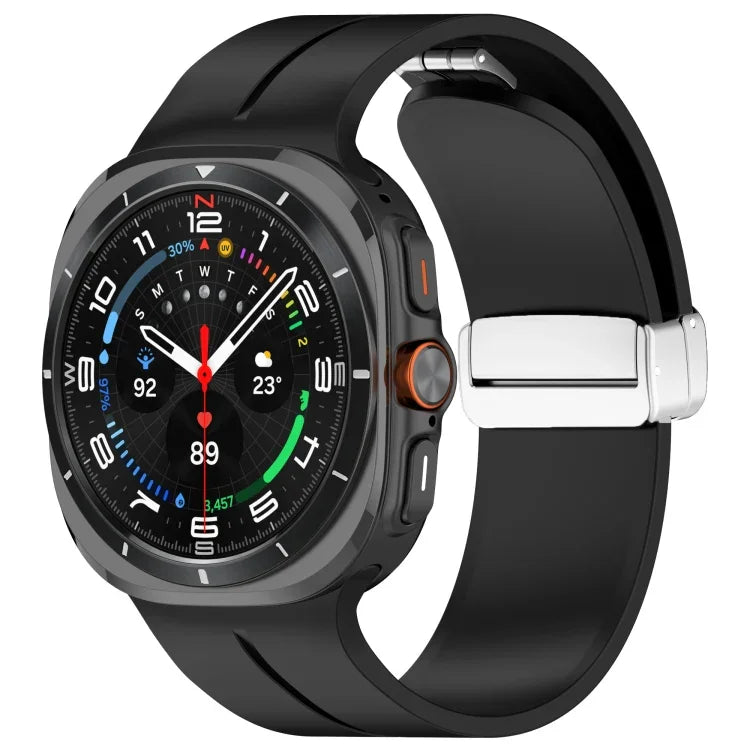Für Samsung Galaxy Watch Ultra 47 mm / Ultra 2025 Groove Magnetisches Faltarmband mit silberner Schnalle aus Silikon