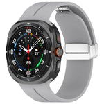 Für Samsung Galaxy Watch Ultra 47 mm / Ultra 2025 Groove Magnetisches Faltarmband mit silberner Schnalle aus Silikon