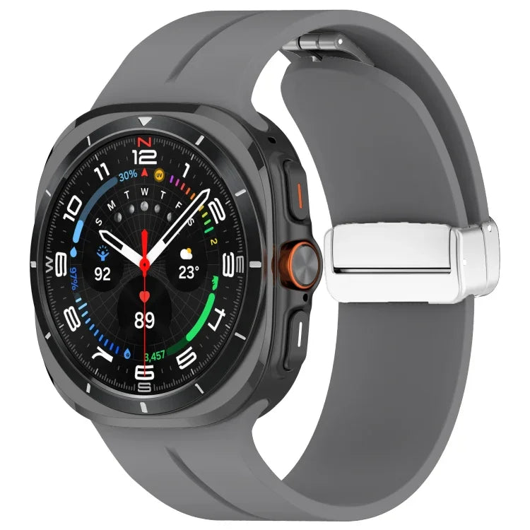Für Samsung Galaxy Watch Ultra 47 mm / Ultra 2025 Groove Magnetisches Faltarmband mit silberner Schnalle aus Silikon