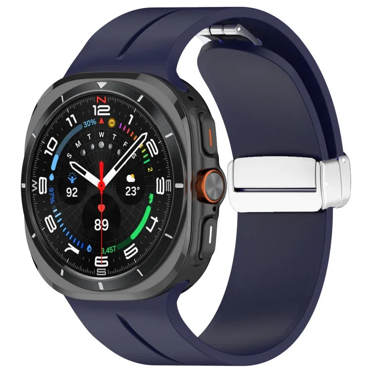 Für Samsung Galaxy Watch Ultra 47 mm / Ultra 2025 Groove Magnetisches Faltarmband mit silberner Schnalle aus Silikon