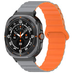 Für Samsung Galaxy Watch Ultra 47 mm, zweifarbiges magnetisches Silikonarmband mit Punktmuster
