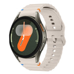 Wellenmuster genähtes Silikon-Uhrenarmband, für Samsung Galaxy Watch 7 40 / 44mm, für Samsung Galaxy Watch 6 Classic, für Samsung Galaxy Watch 6 40 / 44mm, für Samsung Galaxy Watch 5 40 / 44mm