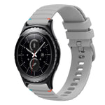 Wellenförmiges, gepunktetes, genähtes 20-mm-Silikonarmband, passend für Samsung Galaxy Watch 42 mm und Samsung Gear S2 Classic