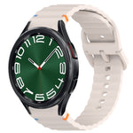Welliges genähtes Schnellverschluss-Silikon-Uhrenarmband, für Samsung Galaxy Watch FE 40mm, für Samsung Galaxy Watch 7 44mm, für Samsung Galaxy Watch 7 40mm, für Samsung Galaxy Watch 6 Classic 47mm