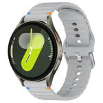 20 mm breites Silikon-Uhrenarmband mit Wellenmuster und Ziernähten, passend für Samsung Galaxy Watch 7 (40/44 mm)