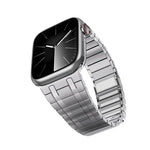 Magnetisches Milanaise-Armband aus Edelstahl mit einer Perle, passend für Apple Watch 46 mm / 49 mm / 45 mm / 44 mm