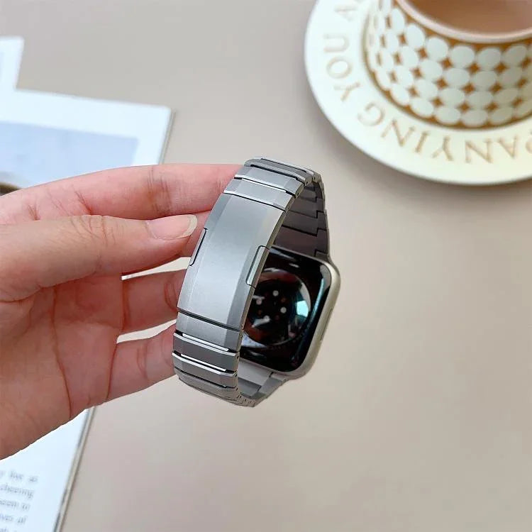 Abnehmbares, gebogenes Edelstahl-Armband, passend für Apple Watch 46 mm / 49 mm / 45 mm / 44 mm und 42 mm / 41 mm / 40 mm / 38 mm