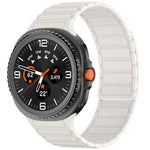 Magnetisches Silikon-Uhrenarmband mit drei Perlen, für Samsung Galaxy Watch8 / Watch8 Classic