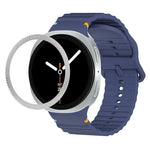 Lünette mit rautenförmiger Textur und farbiges Silikonarmband mit gewellter Ziernaht, passend für Samsung Galaxy Watch8 44 mm und 40 mm.