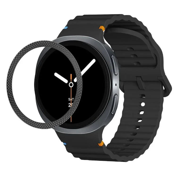 Lünette mit rautenförmiger Textur und farbiges Silikonarmband mit gewellter Ziernaht, passend für Samsung Galaxy Watch8 44 mm und 40 mm.