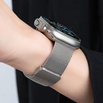 Milanaise-Armband mit Magnetverschluss, komplett aus Titan, für Apple Watch 46 mm / 49 mm / 45 mm / 44 mm