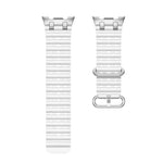 Atmungsaktives Silikonarmband mit Löchern, silbernem Ringverschluss, passend für Samsung Galaxy Watch8 / Watch8 Classic