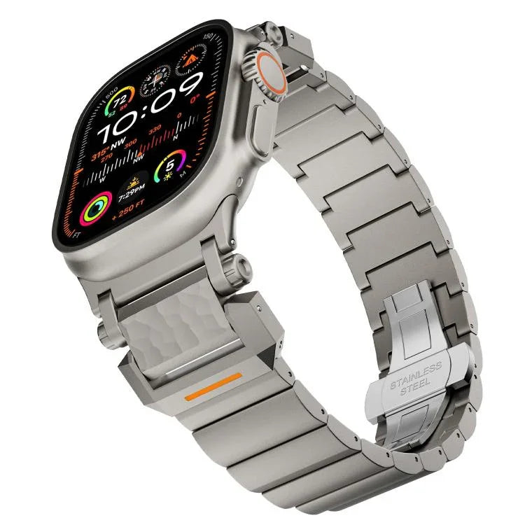 Uhrenarmband mit Hammerschlag-Muster, Schmetterlingsschließe, Edelstahlkopf, einreihig, Titanlegierung, für Apple Watch 46 mm / 49 mm / 45 mm / 44 mm