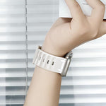 Individuell gestaltetes Stufen-Stil einfarbiges Silikon-Uhrenarmband, Für Apple Watch 49mm / 46mm / 45mm / 44mm
