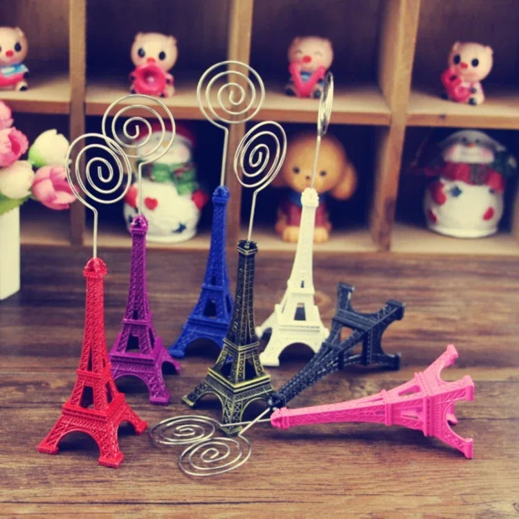 Mini-Eiffelturm-Form-Desktop-Statue Informationszettelhalter Fotoclip Home Art Deco Geschenk, zufällige Farblieferung, Eiffelturm-Form-Kartenhalter