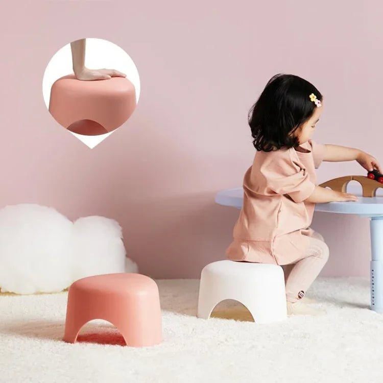 Kinderhocker für Zuhause, Wohnzimmer, Dreieck, kleiner Hocker, rutschfest, kurzer Plastikhocker, klein