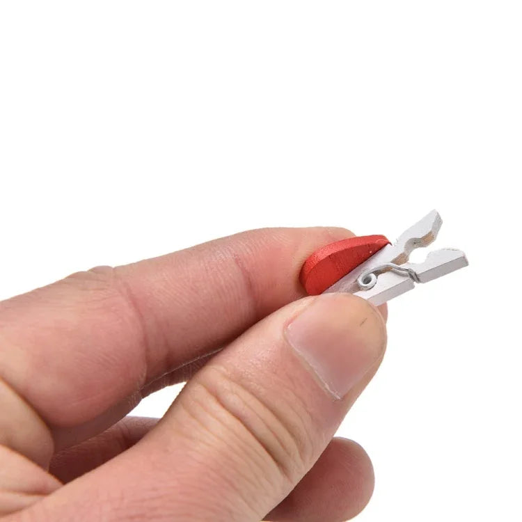 50 Stück Mini Rot Herz Liebe Holz Foto Papier Peg Pin Wäscheklammer Handwerk Postkartenklammern, Postkartenklammern