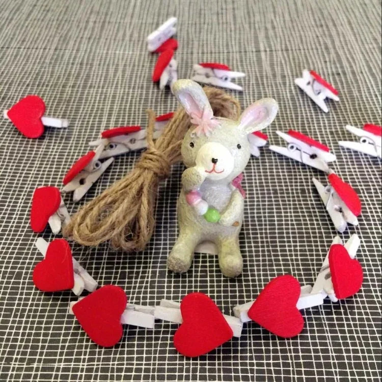 50 Stück Mini Rot Herz Liebe Holz Foto Papier Peg Pin Wäscheklammer Handwerk Postkartenklammern, Postkartenklammern