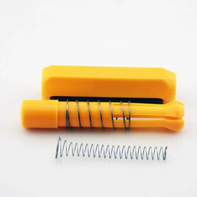 Magnetischer Kreidehalter, staubfreier Kreidestift mit doppelter Feder, selbstanpassende Kreideklammer, zufällige Farbe, selbstanpassende Kreideklammer
