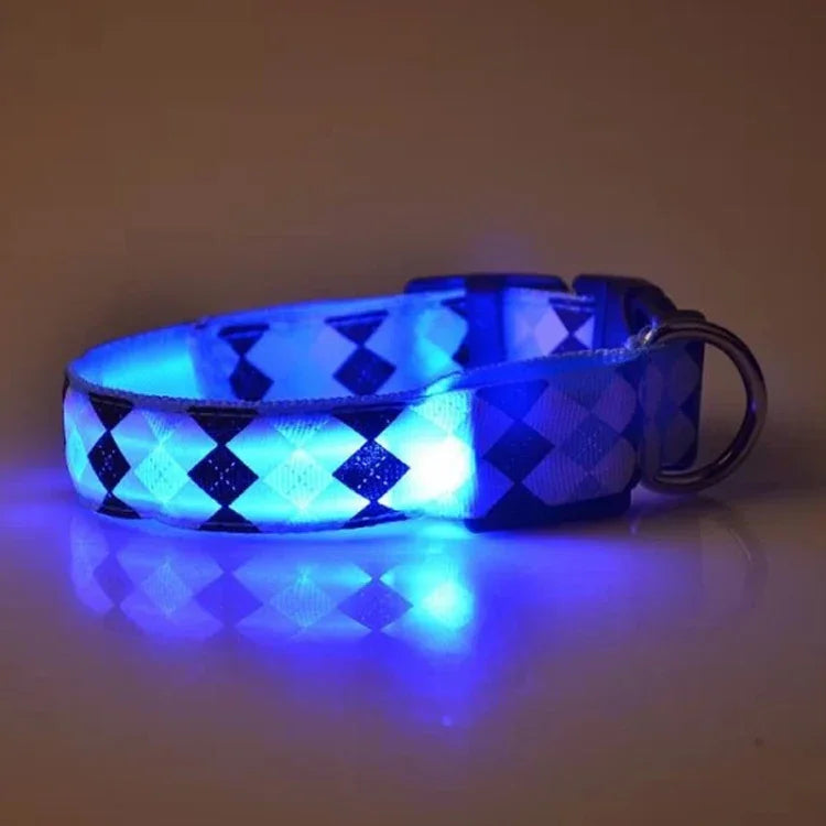 Wiederaufladbares LED-Leuchthalsband mit Karomuster für kleine und mittelgroße Hunde, Größen L und XL