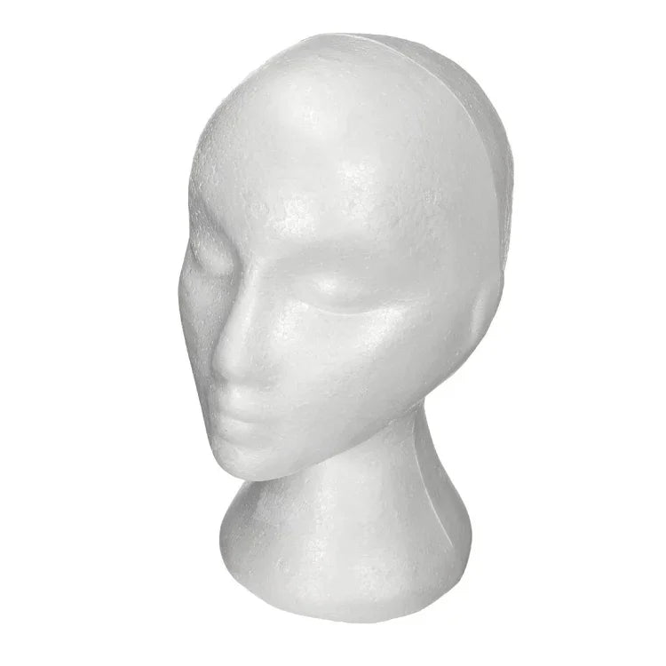 Schaufensterpuppenkopf aus Schaumstoff für weibliche Ausstellerinnen, z. B. für Mützen, Kopfhörer, Haaraccessoires und Perücken.