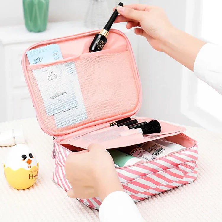 Große, tragbare, wasserdichte und gepolsterte Kosmetiktasche für Damen – ideal für Reisen und als Aufbewahrungstasche für Kosmetikerinnen.