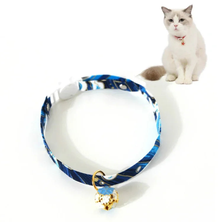 Verstellbares Haustierhalsband mit Blumen- und Glöckchenmotiv für Katzen und Hunde, Größe S (17–32 cm)