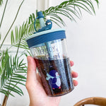 Kinder-Cartoon-Meerestier-Trinkbecher mit Strohhalm, sicher und umweltfreundlich, aus Kunststoff, Marineblau, Hellblau, Rosa, Hellgrau