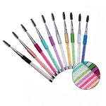 Wimpernbürste mit Strasssteinen und Stifthülle, spiralförmig, in den Farben Rosa, Rosenrot, Gold, Königsblau, Hellblau, Grün, Schwarz, Weiß, Silber und Lila erhältlich.