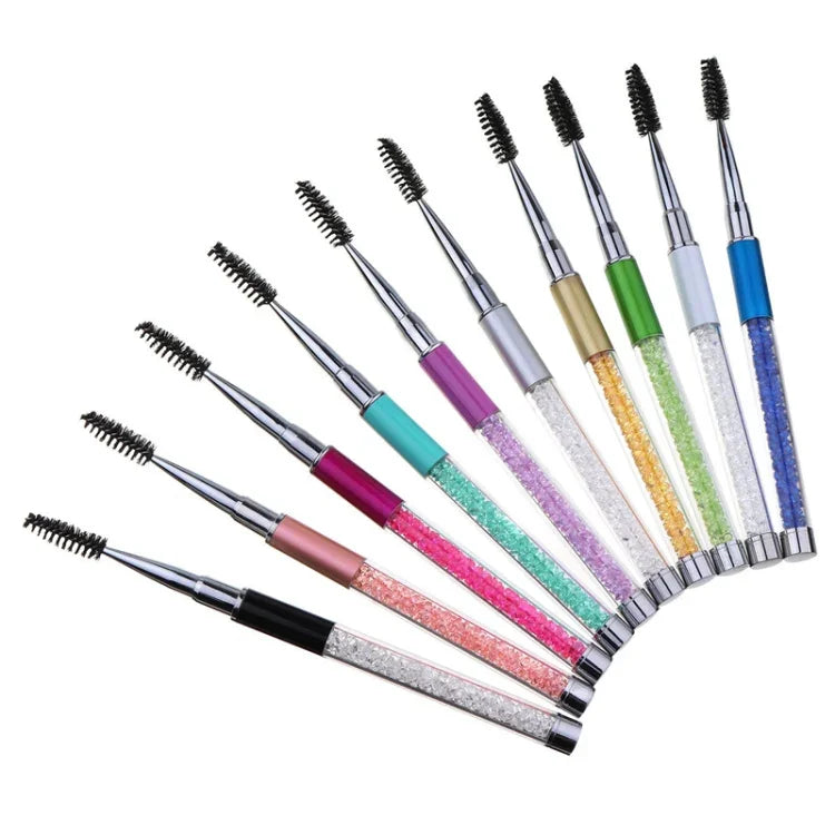 Wimpernbürste mit Strasssteinen und Stifthülle, spiralförmig, in den Farben Rosa, Rosenrot, Gold, Königsblau, Hellblau, Grün, Schwarz, Weiß, Silber und Lila erhältlich.