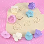 4-in-1 dreidimensionale Fondant-Kekspresseform, Zufällige Stil-Lieferung, Presskuchenform