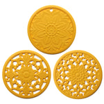 3-in-1 Hohlblumen-Silikon-Wärmeisolationsmatte Anti-Verbrühungs-Topf-Schalen-Set, Schwarz, Gelb, Blau, Grün, Violett, Grau
