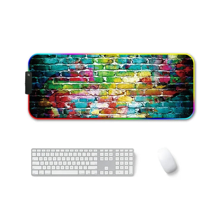 F-01 RGB-beleuchtetes, rutschfestes Mauspad aus wärmeleitendem Gummi, erhältlich in den Größen 300 x 350 x 4 mm, 350 x 600 x 3 mm, 350 x 600 x 4 mm, 300 x 800 x 3 mm und 300 x 800 x 4 mm.