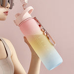 1000ml Sportwasserbecher aus Kunststoff mit großer Kapazität und Farbverlauf, Kirschrosa, Himmelblau, Silbergrau