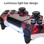 Für PS4 Kabelloser Bluetooth Gamecontroller mit Lichtleiste Dual-Vibrations-Gamepad, Weiß, Schwarz, Rot, Blau, Grün, Rosarot, Buchstabe, Linie, Feuergeist, Cartoon, Hulk, Skelett, Zahnrad, Blitz, Flamme, Wolke, Ausbruch, Holzmaserung, Sternrot