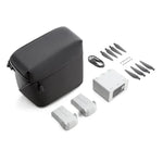 Das Original Fly More Kit Plus für DJI Mini 3 Pro enthält 3850 mAh Akkus, Propeller und Ladestation.