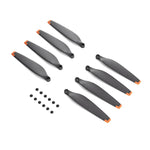 Das Original Fly More Kit Plus für DJI Mini 3 Pro enthält 3850 mAh Akkus, Propeller und Ladestation.