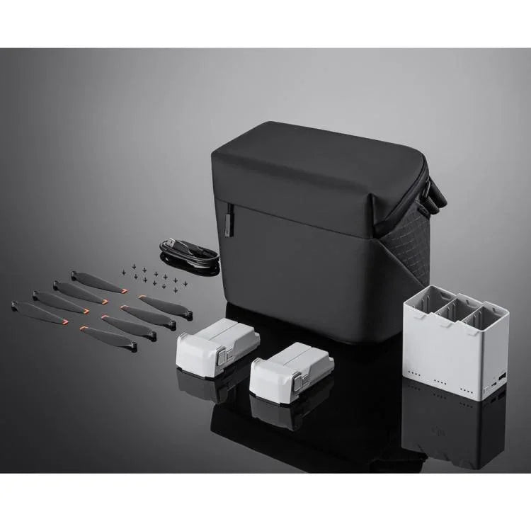 Das Original Fly More Kit Plus für DJI Mini 3 Pro enthält 3850 mAh Akkus, Propeller und Ladestation.
