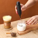 Kabelloser Handmilch- und Kaffeeschäumer Haushaltskleines Back- und Rührwerkzeug